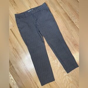 Old Navy Mid-Rise Pixie Ankle Pant White Diamond Print, Size 10 Petite